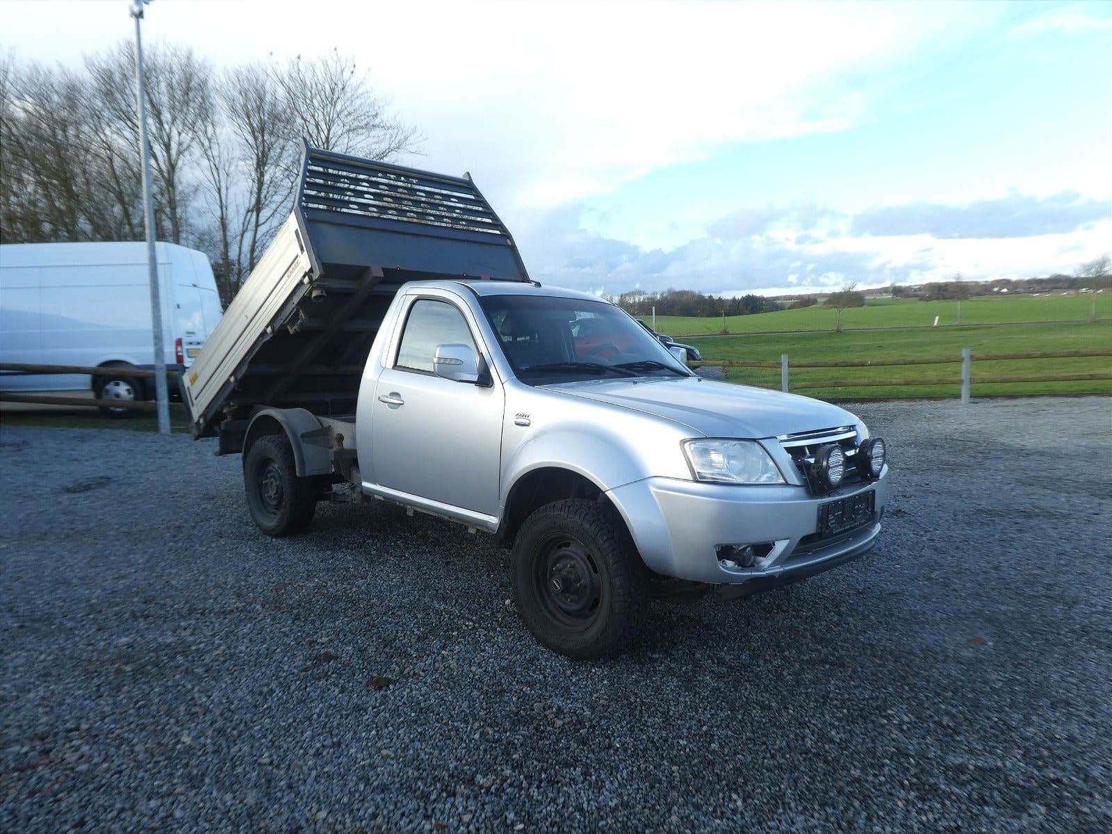Tata Xenon